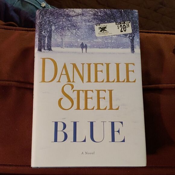Danielle steel BLUE   - Picture 1 of 2